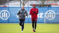 Бенатия бил с единия крак в Рома