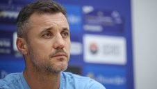 Генчев залага на 16-годишен в Левски