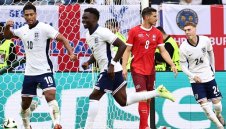 Англия пак се измъкна! „Трите лъва“ биха дузпата на Швейцария, звезда на Сити стана грешник