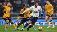 Конте критикува трансферите на Тотнъм