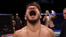 Шампионски диалог: Сехудо и Стърлинг се плюят в интернет