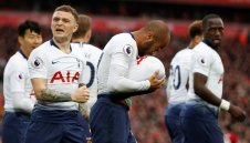 Тотнъм реже оферти за Трипиър