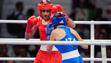 Карини: Тренирам с мъже, но ударите на Хелиф бяха...