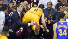 Делаведова в болница след победата