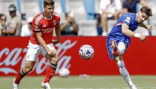 Челси дава почивка на Педро Нето заради трагедията с Диого Жота