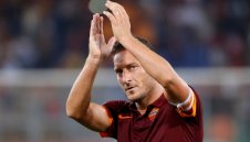 Тоти изплю камъчето за бъдещето си