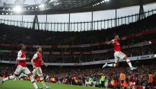 Истинска драма! 10 от Арсенал възкръснаха и обърнаха Астън Вила