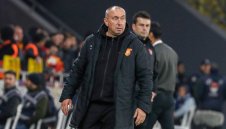 Мъри Стоилов свали шапка на феновете в Измир