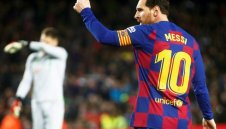 В Барса подновиха тренировки, Лео Меси отново я гали