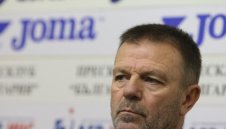 Стойчо Младенов избяга от ада в Казахстан заради COVID-19