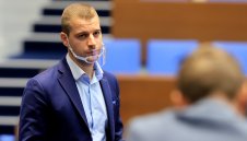 Стефан Апостолов "троши" рекорди, изпревари и Росен Желязков