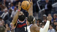 Брадата също стигна 3000 тройки