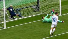 Шотландия - Чехия 0:2