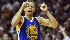 Къри: Трябва да играем през цялото време, както в последната част