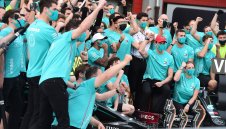 Тото Волф не вярва, че Хамилтън ще си тръгне