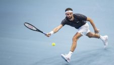 Става страшно: Над 500 човека в изолация в Мелбърн, отложиха всички мачове