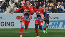 Наполи разби Аталанта и се изравни с Милан