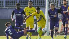 Етър се предаде, отписа сезона