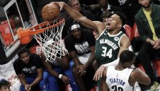 Жокера влезе в клуб "100", Елените нямат спиране