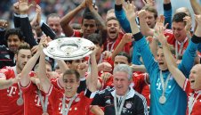 Хайнкес е легенда като футболист, треньор и човек + ВИДЕО