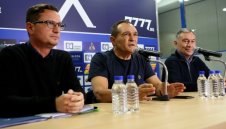 Собственикът на Левски по документи също е избягал от България