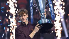 Синер пак е шампион! Яник подчини Алкарас на финала в Торино