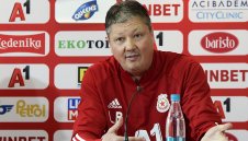 ЦСКА се разделя с трио