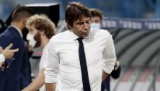 Конте контраатакува медиите