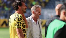 Не успяха да бутнат стола на Вацке в Германия