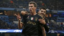 Юве връща Мората, Манджукич поема към Китай?