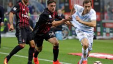 Защитник на Милан приет в болница