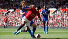 Дузпа спаси Юнайтед от ново разочарование на "Олд Трафорд"