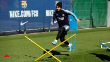 Контузен? Лео Меси демонстрира магията си + ВИДЕО