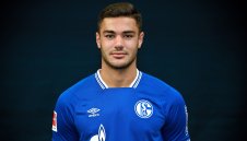 Интер хареса защитник на Шалке