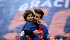 Шамар за Пике! Синът му се оказа фен на Реал!