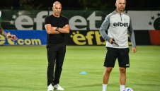 Латино Берое: Густаво Араголаса горд от футболистите