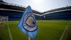 Сити изсипва милиони за 17-годишен