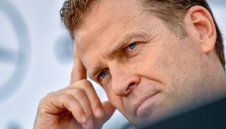 Бирхоф подаде оставка след фиаското на Бундестима в Катар