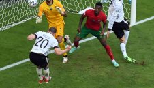 Обрат: Барса няма пари за кошмара на Роналдо