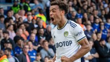 Халф на Лийдс се доближава до "Стамфорд Бридж"