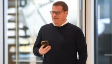 "Биковете" изритаха директор часове преди дербито с Байерн