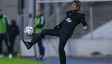 Шамар за Левски!