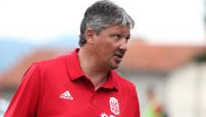 Любо Пенев хвърля Стоичков на Левски