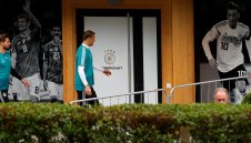 Нойер ще е титуляр срещу австрийците в събота