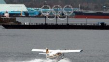 Хокеист от Беларус се млати в бар, арестуват го