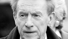 Още един велик си отиде: Денис Лоу почина на 84 години