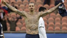 Ибра бори световния глад с татуировки + ВИДЕО