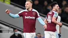 Чуковете пак са 4-и, засипаха с похвали героя Боуен