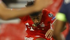 Алчният Коман крачи към Манчестър