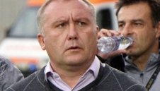 Левски тресна Ботев и треньорът на "канарчетата" скочи срещу шефовете